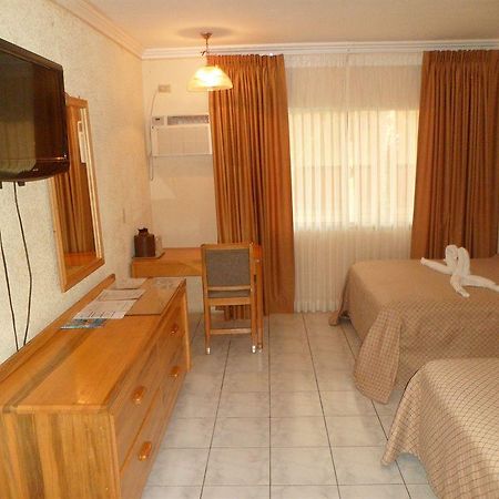 Hotel La Quinta La Ceiba Extérieur photo