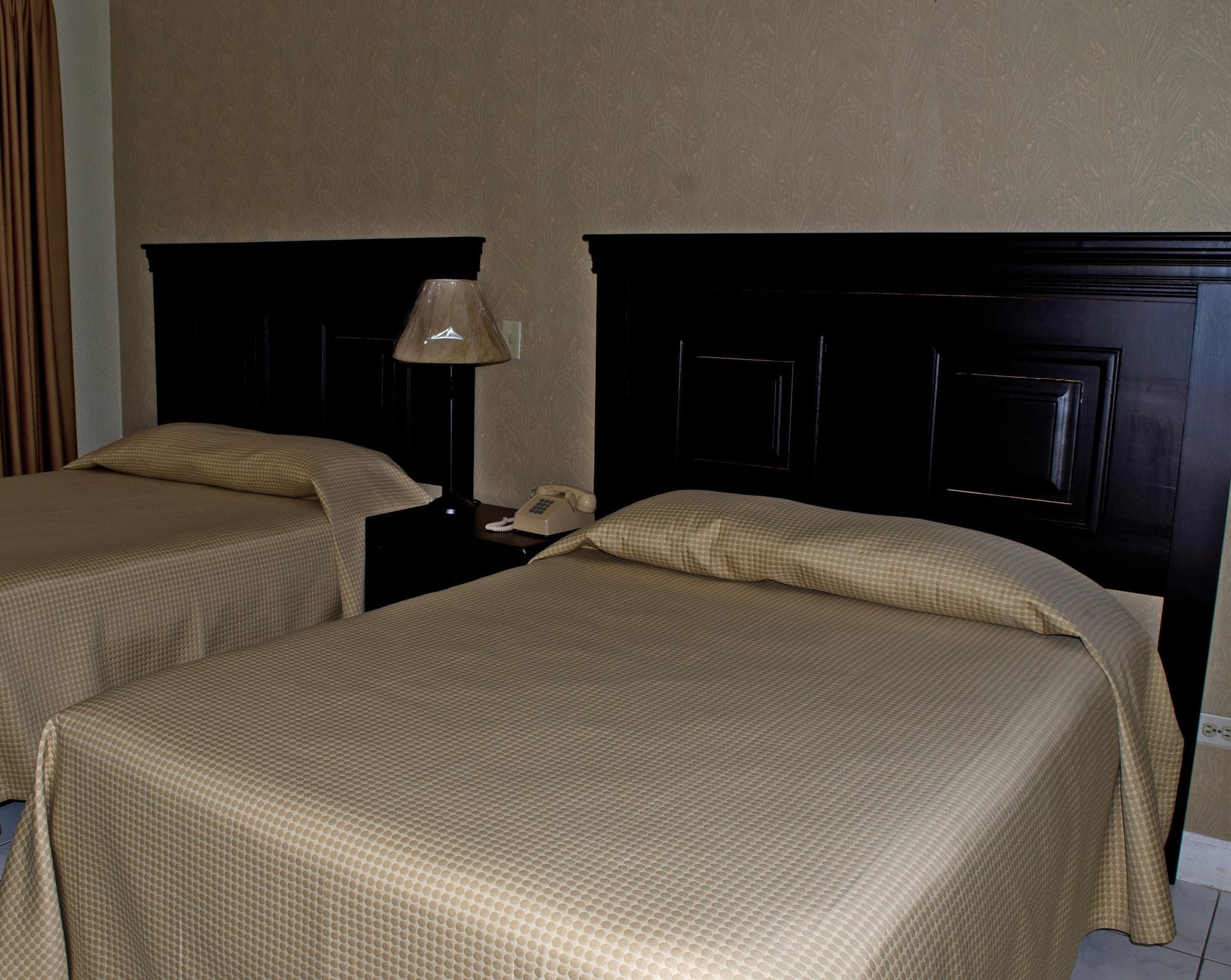 Hotel La Quinta La Ceiba Extérieur photo
