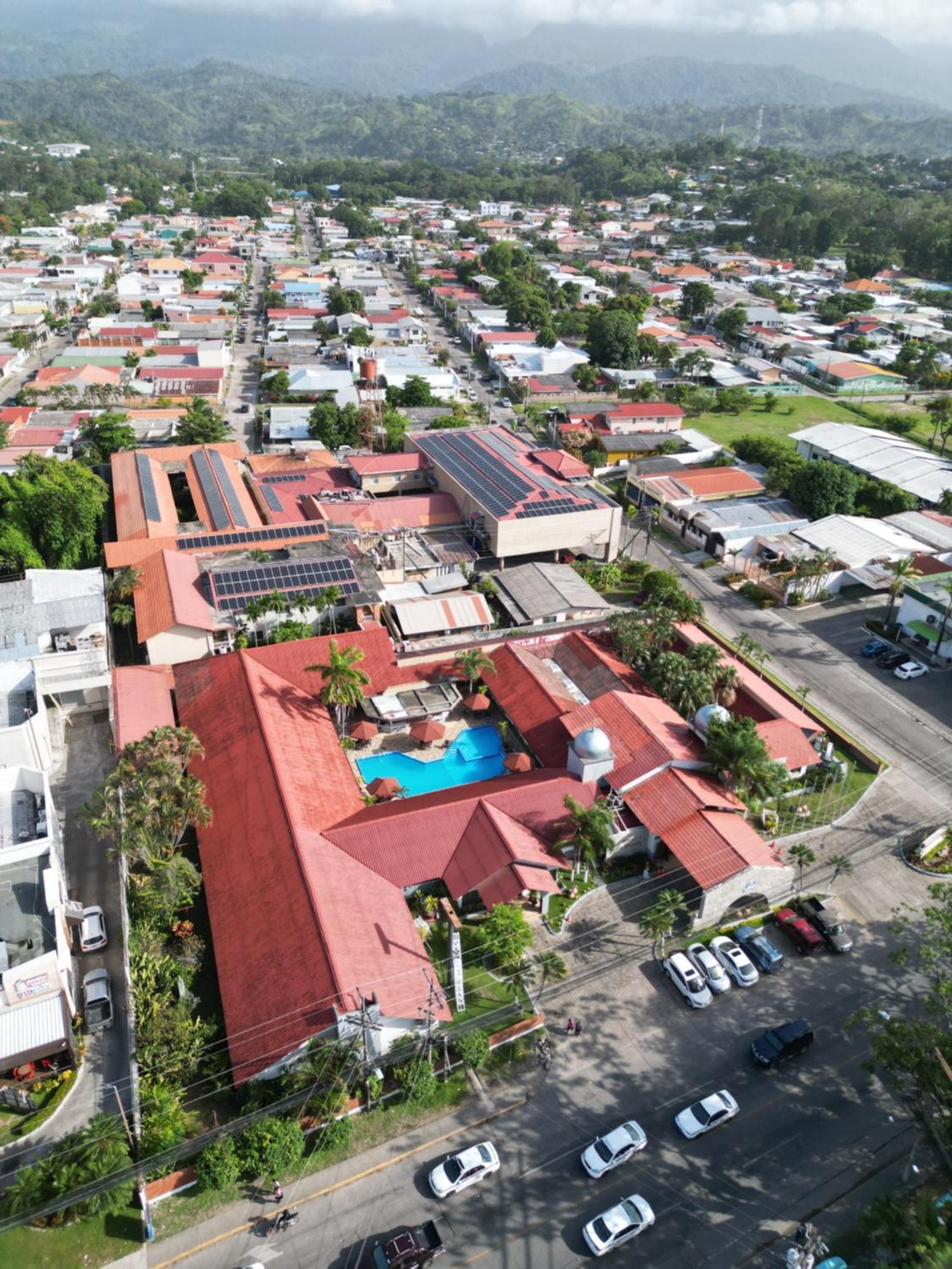 Hotel La Quinta La Ceiba Extérieur photo