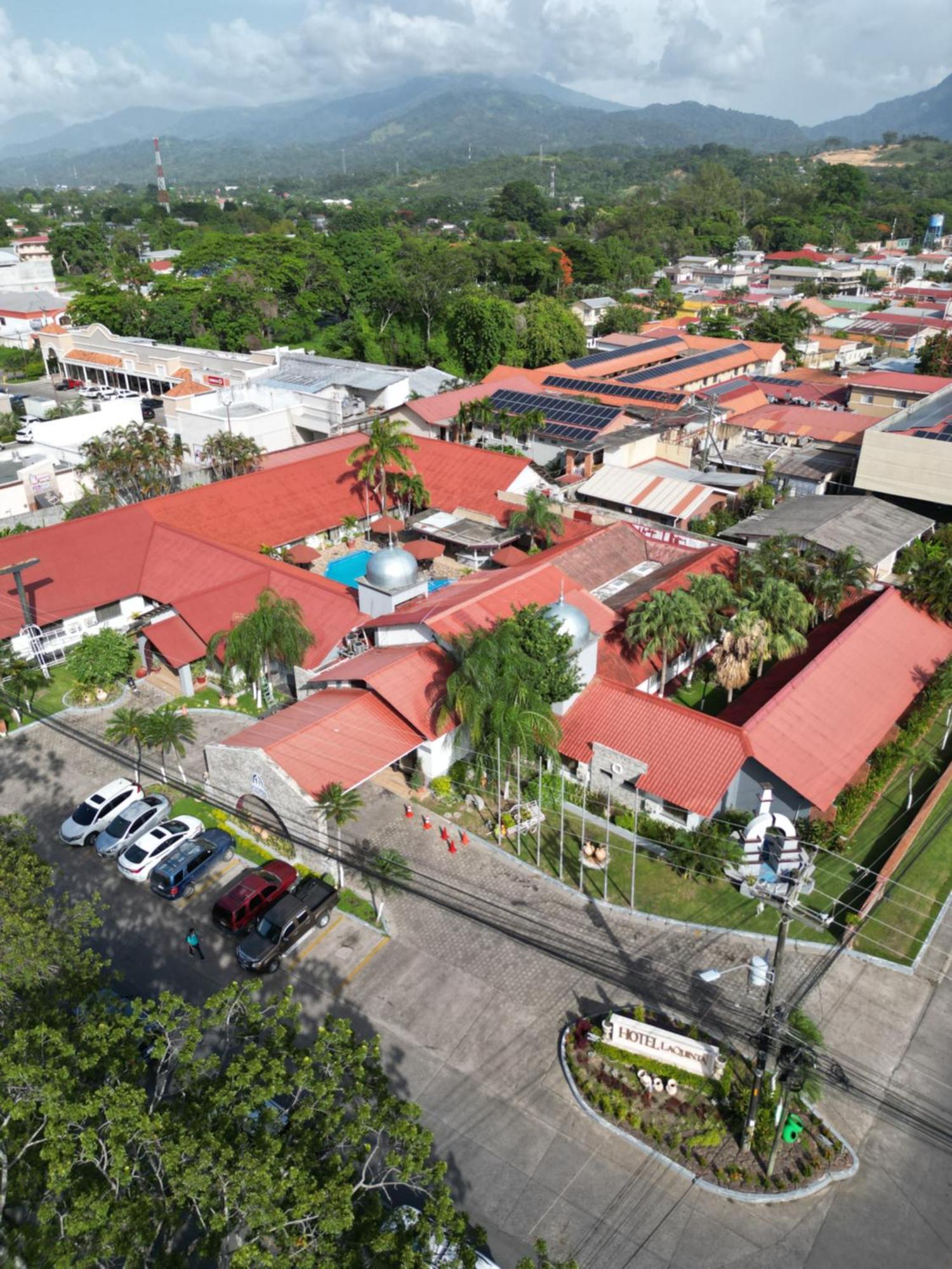 Hotel La Quinta La Ceiba Extérieur photo