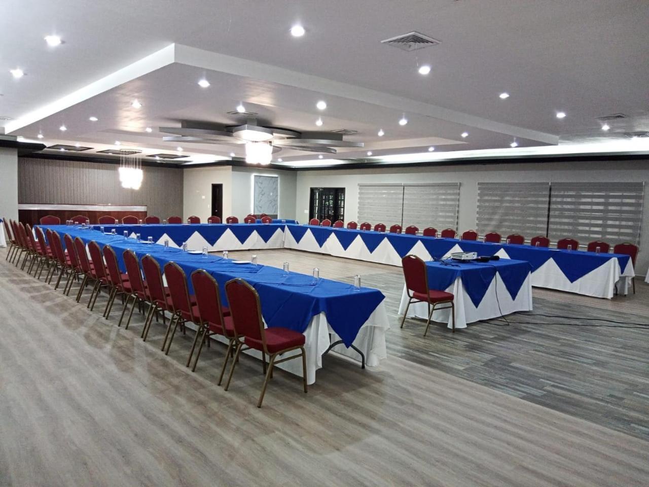 Hotel La Quinta La Ceiba Extérieur photo