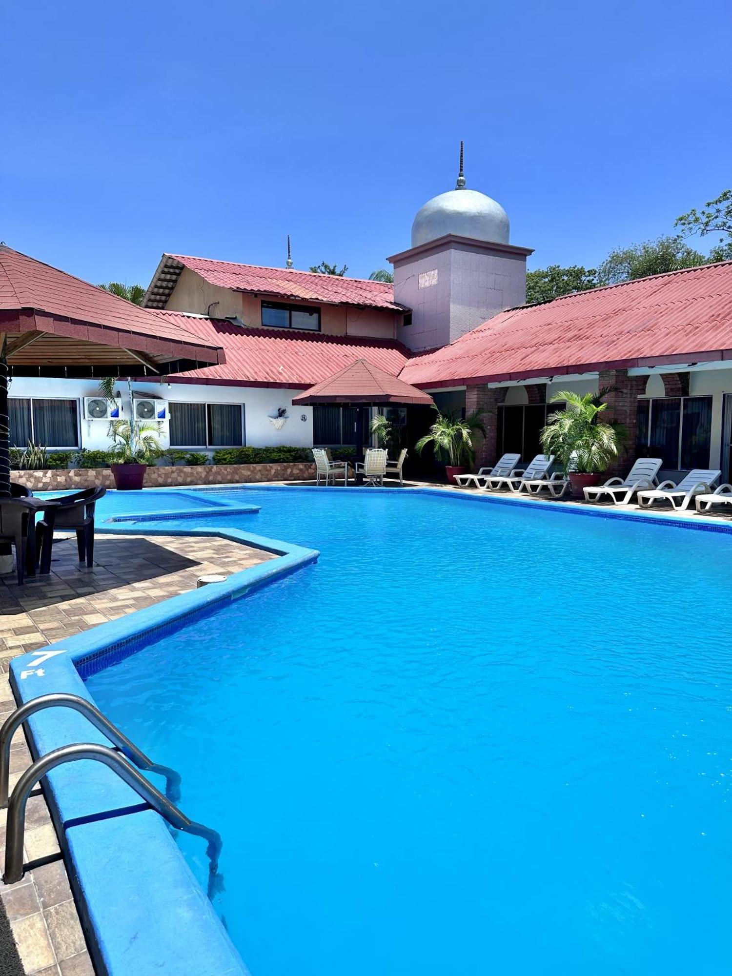 Hotel La Quinta La Ceiba Extérieur photo