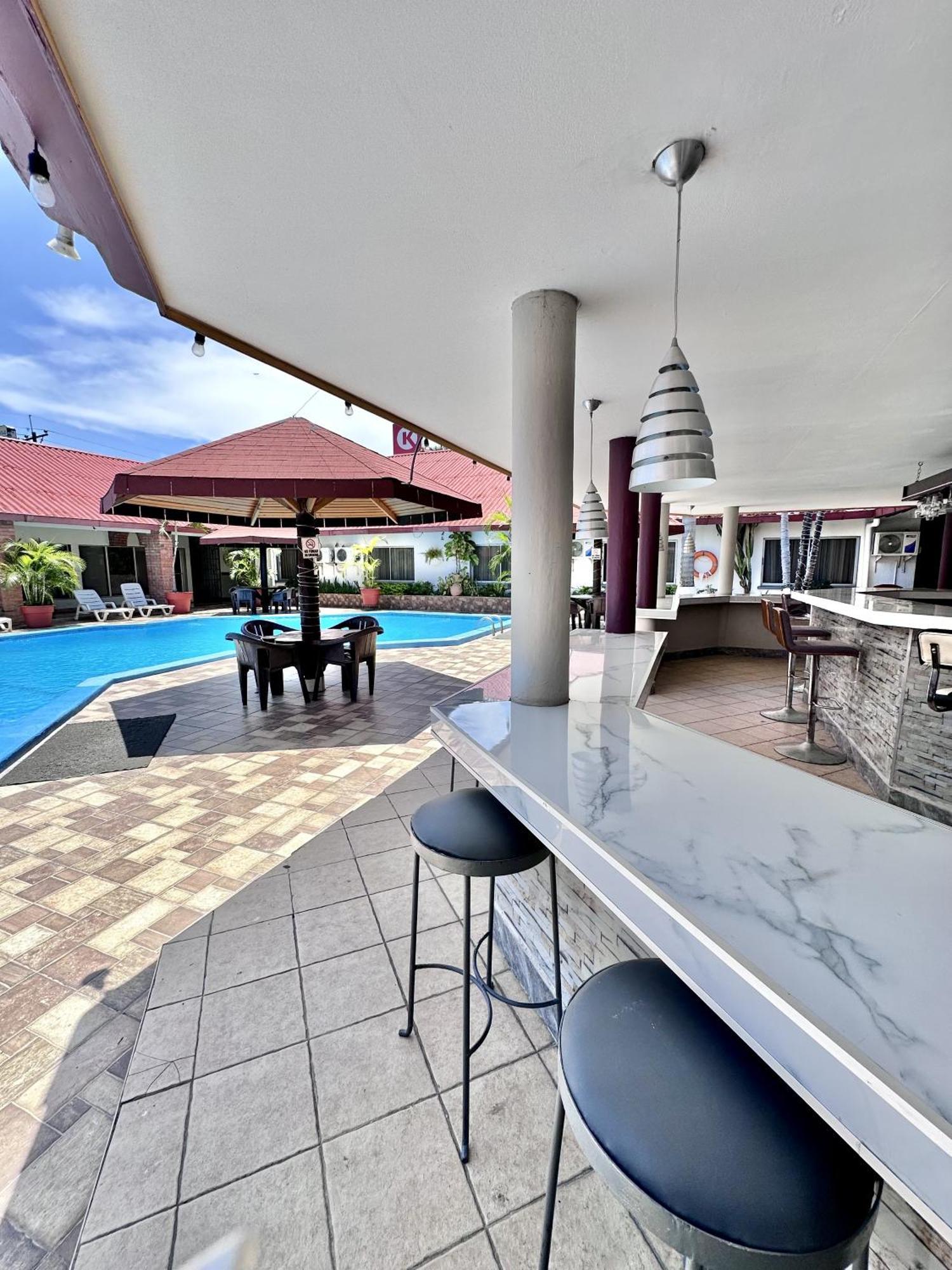 Hotel La Quinta La Ceiba Extérieur photo